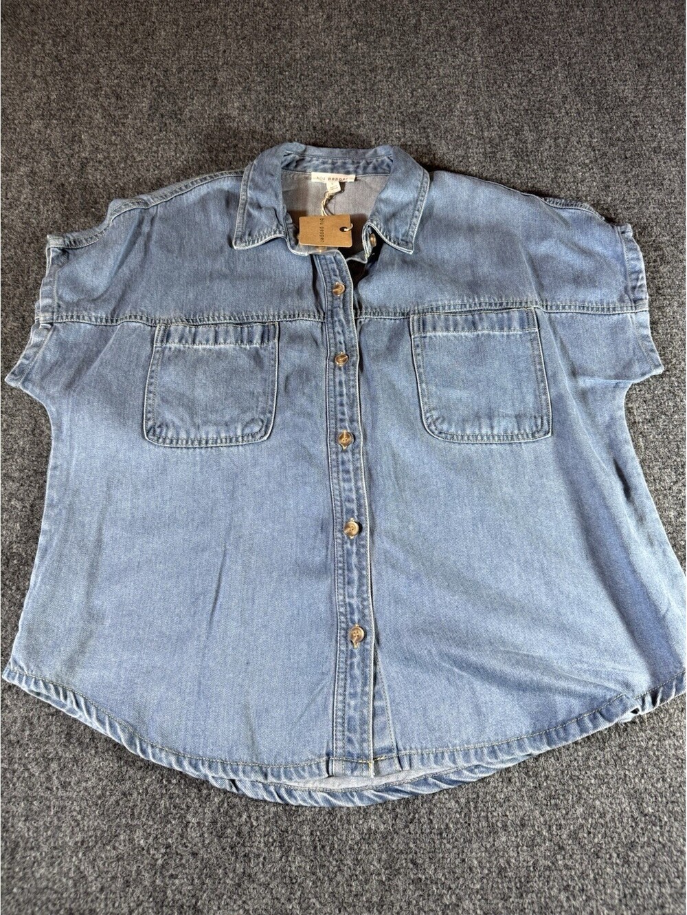 NWT Blu Pepper short sleeve denim relaxed fit shirt size L